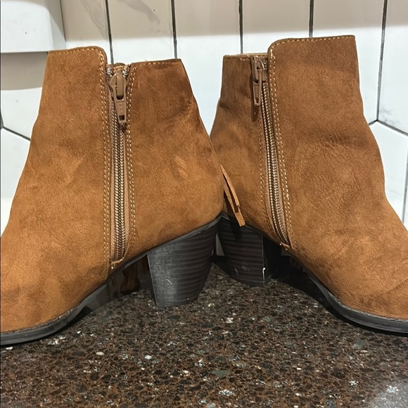 Mossimo Women's Fringe Ankle Boots Booties Side Zipper Brown Size 6 - Picture 6 of 9